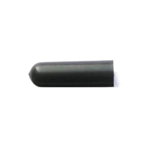 Un Bullet Tag RFID 125 kHz noir et épuré, présentant une forme cylindrique et une extrémité arrondie, se trouve gracieusement sur un fond blanc immaculé.